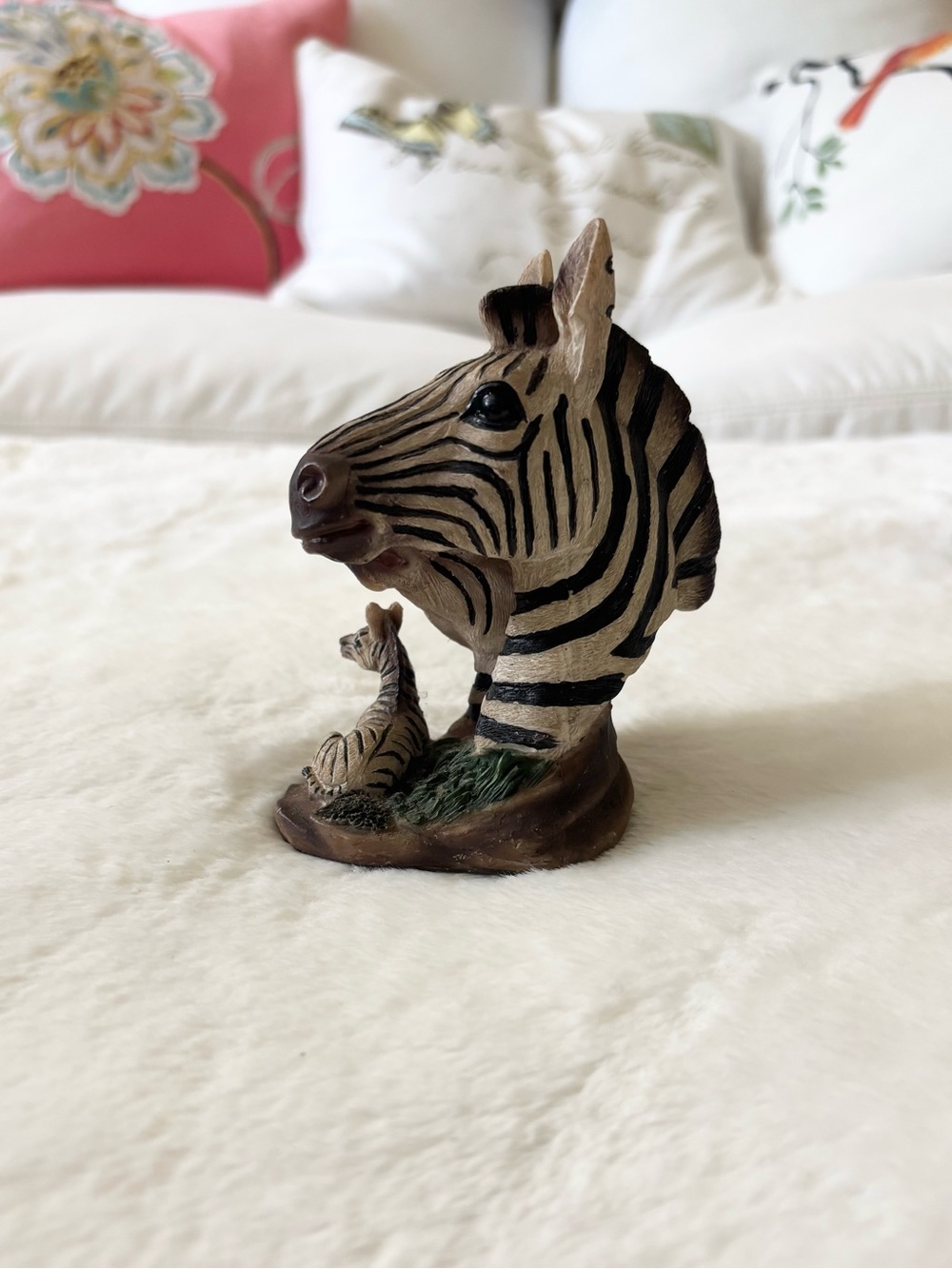 5/$15 🩷 MUST BUNDLE Zebra Family Figurine - Striped Ceramic Sculpture - Picture 4 of 7